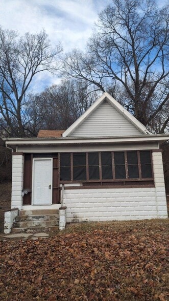 Building Photo - 1117 NE Glendale Ave