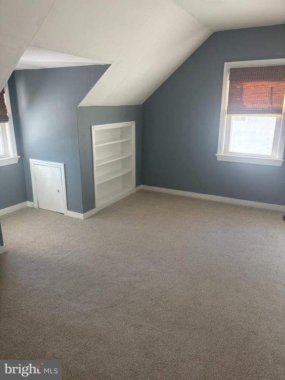 Building Photo - 660 Osborne Ave