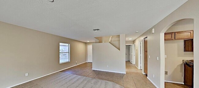 Building Photo - 4 Bedroom, 3 Bath Coming Soon!!
