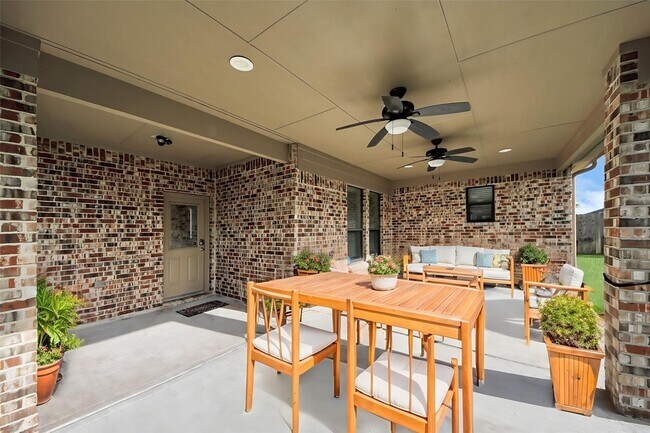 Building Photo - 5038 Gold Haven Dr