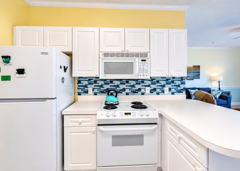 Building Photo - 4879 Dahlia Ct