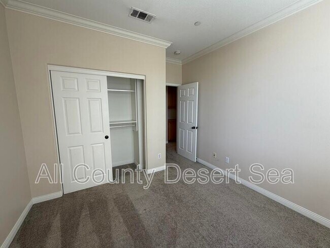 Building Photo - 16621 Maywood Ln