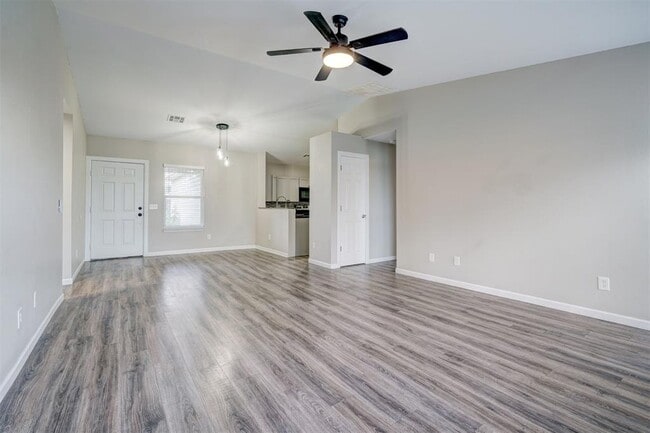 Building Photo - 10425 Aberdeen Dr