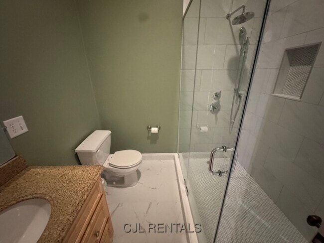 Building Photo - 10 Sherman Ct