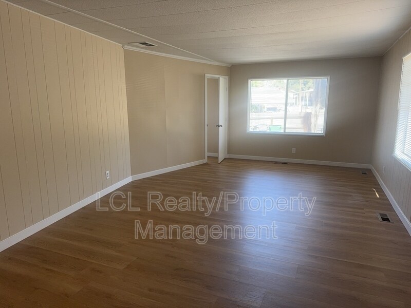 Building Photo - 25961 Leila Dr