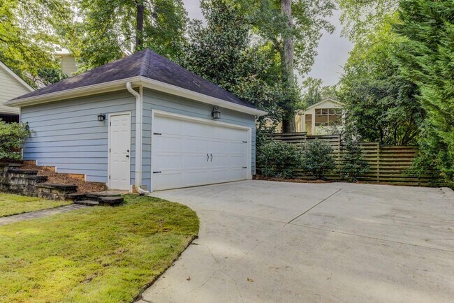 Building Photo - 208 Clarion Ave