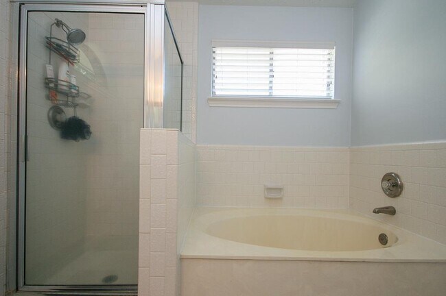 Building Photo - 3522 Pecan Point Dr