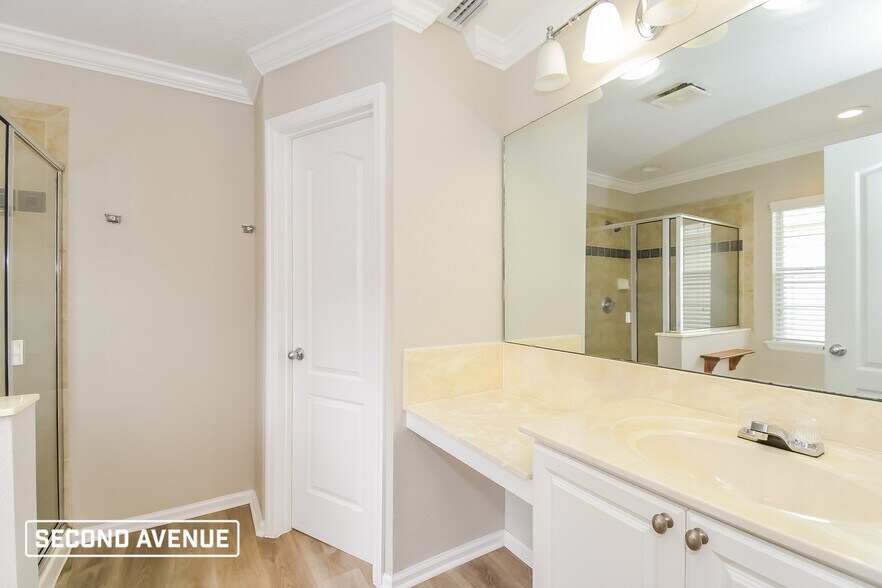 Building Photo - 9041 Redtail Dr