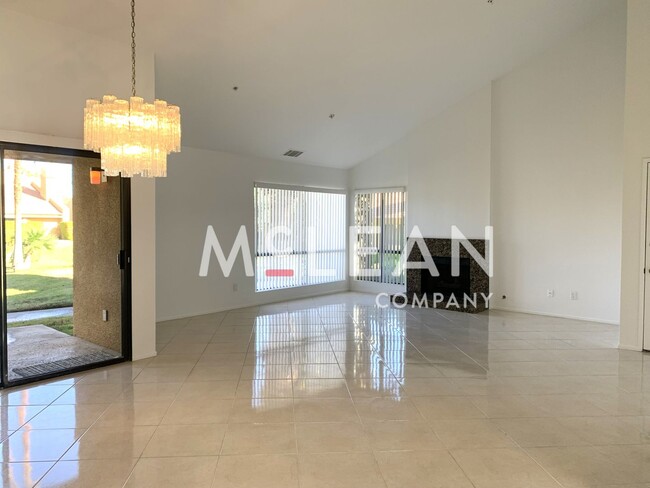 Building Photo - Gorgeous Home in Beautiful Community