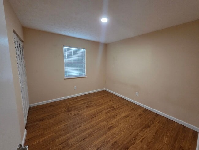 Building Photo - 621 S W Orange Ave