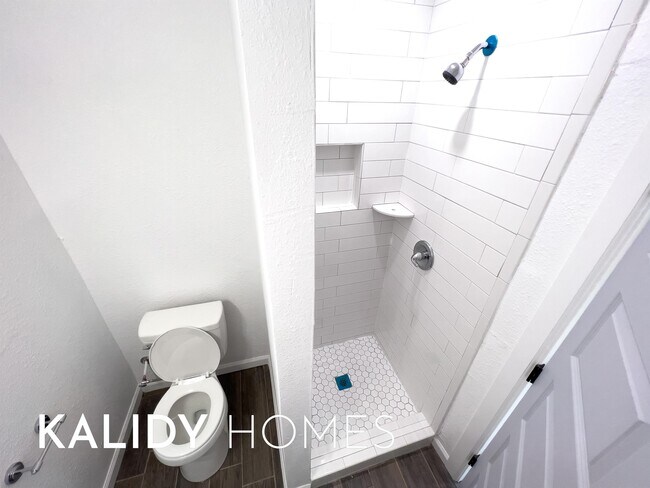 Building Photo - 3504 N Westmont St