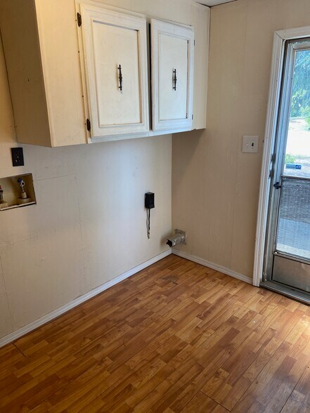 Building Photo - 1021 Wiley Ave