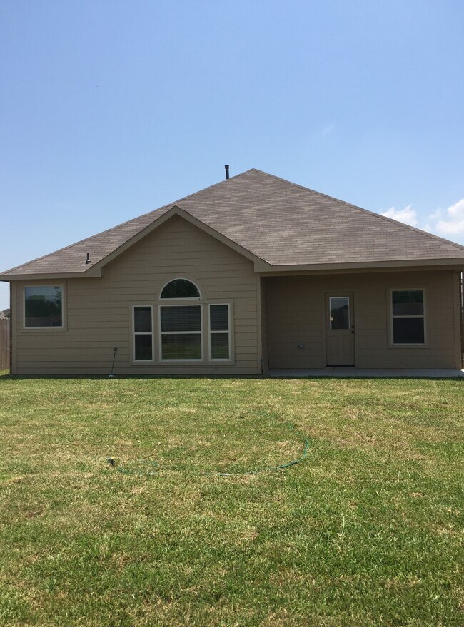 Building Photo - 3417 Fawnwood Dr