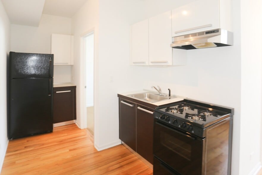 Building Photo - 5054 N Winthrop Ave