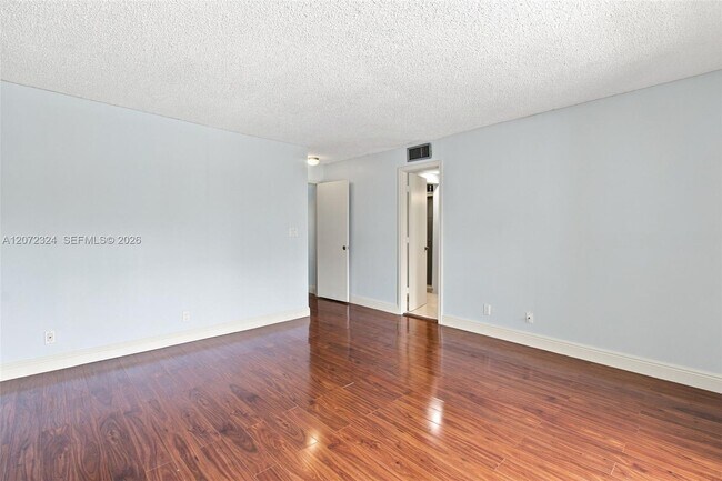 Building Photo - 6511 Racquet Club Dr
