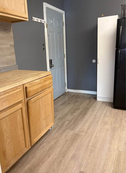 Building Photo - 1620 E 18th St