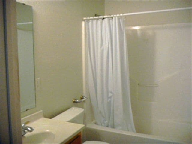 Building Photo - 622 Lisa Dr