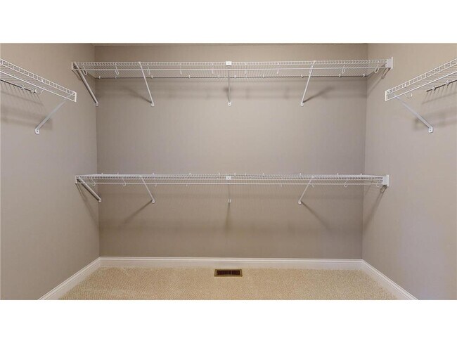 Building Photo - 5585 Orchard Cove