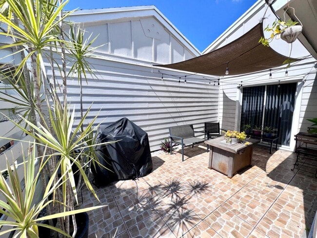 Building Photo - 13700 SW 149th Cir Ln