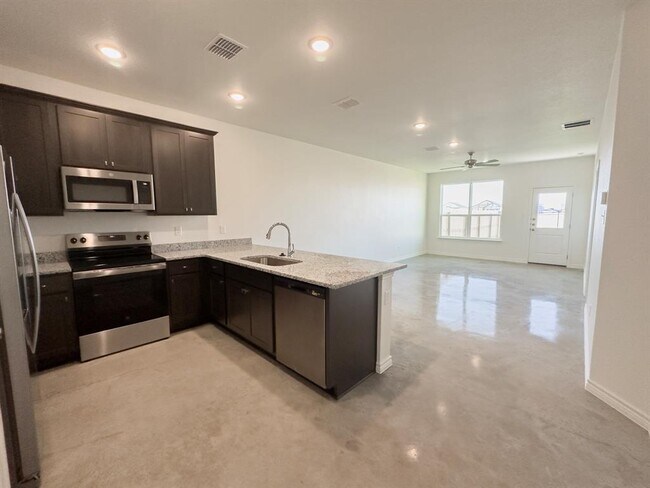 Building Photo - 8905 Ash Rd