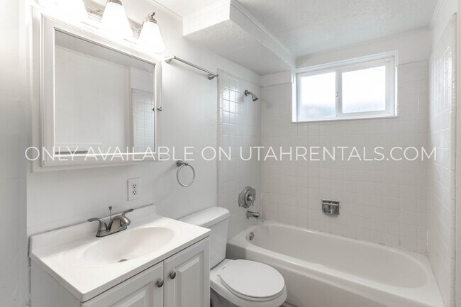 Building Photo - 285 N 300 W