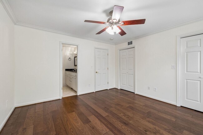 Building Photo - 219 Fairmont Ct