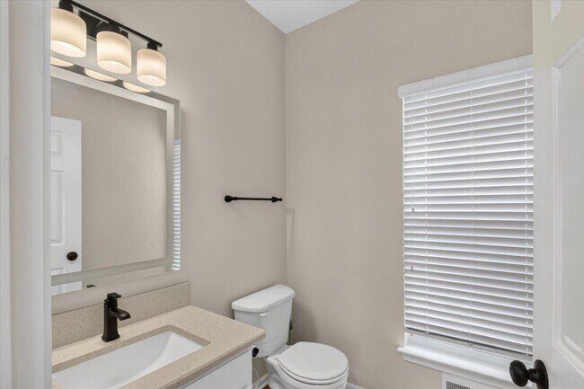 Building Photo - 379 Cherry Orchard Rd