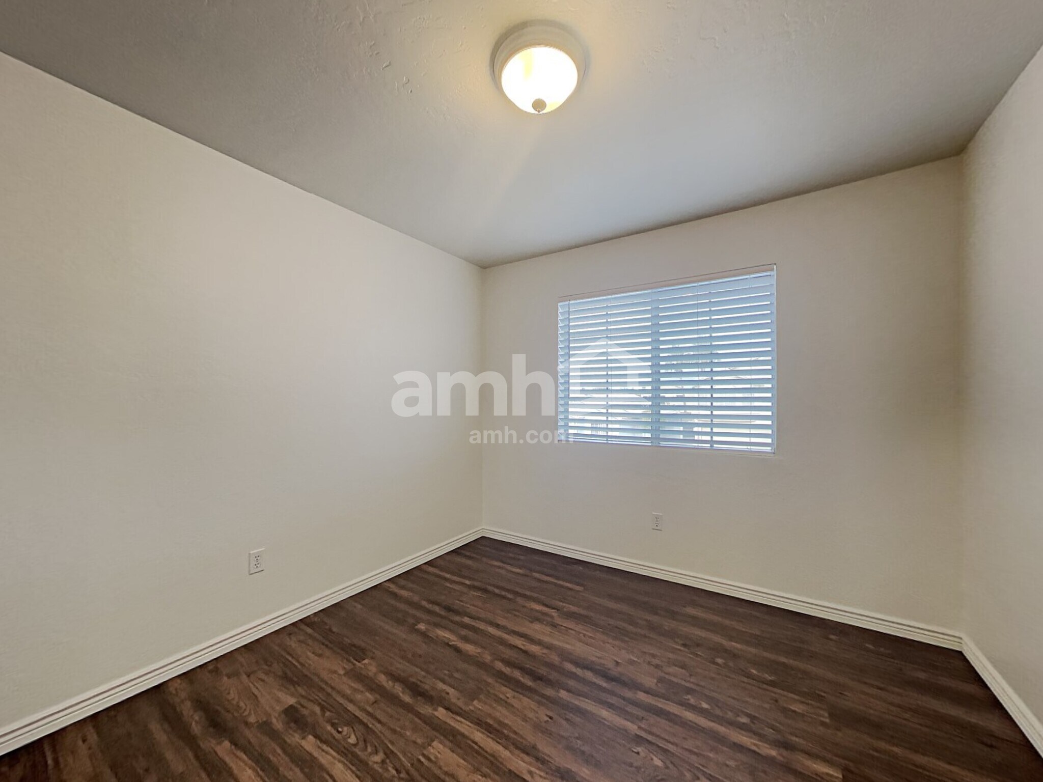 Building Photo - 7519 E Naranja Ave