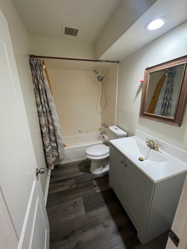 Building Photo - 1471 N Winslowe Dr