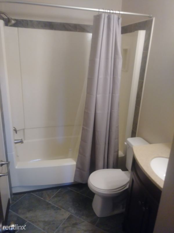 Building Photo - 2 br, 1.5 bath Condo - Peppertree Ln Condo