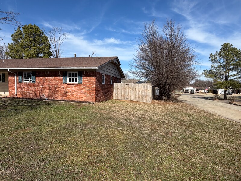 Building Photo - 18 Apache