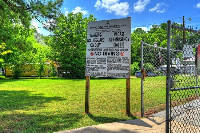 Building Photo - 9572 Darkwood St