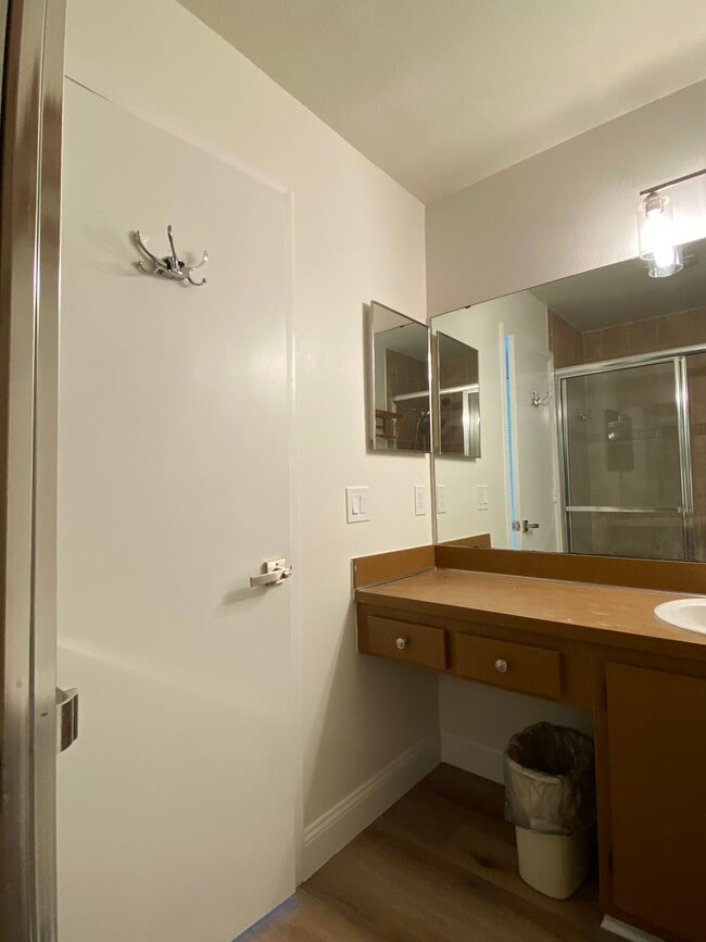 Building Photo - 1781 SE Linpark Ct