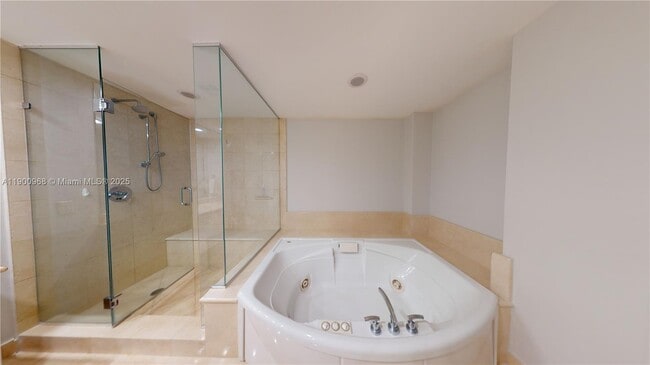 Building Photo - 3101 S Ocean Dr