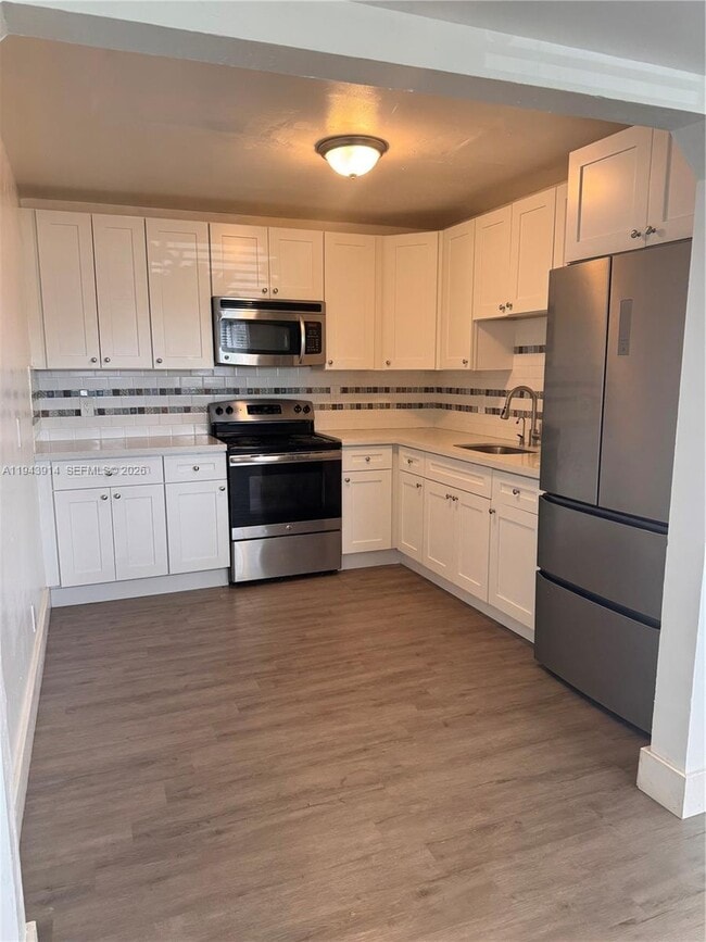 Building Photo - 5721 SW 41st St