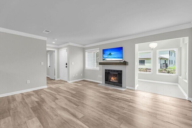 Building Photo - 266 Alexandra Dr