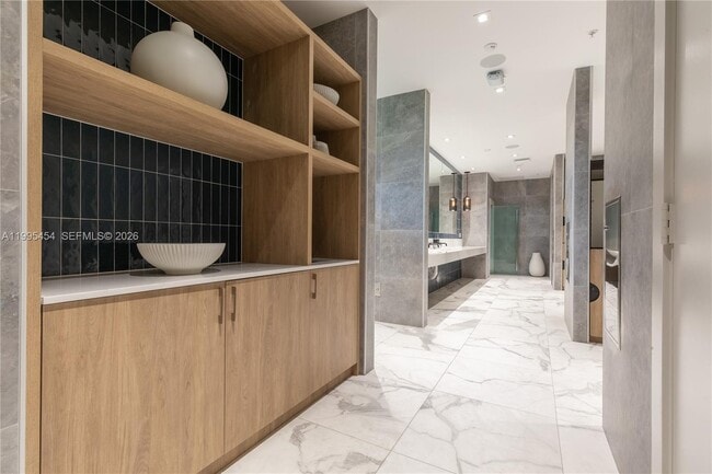 Building Photo - 90 SW 3rd St