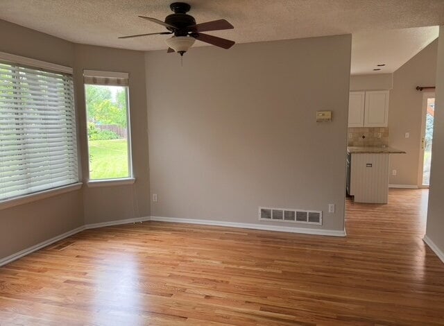 Building Photo - Spacious 6-Bed Oasis with Finished Basemen...