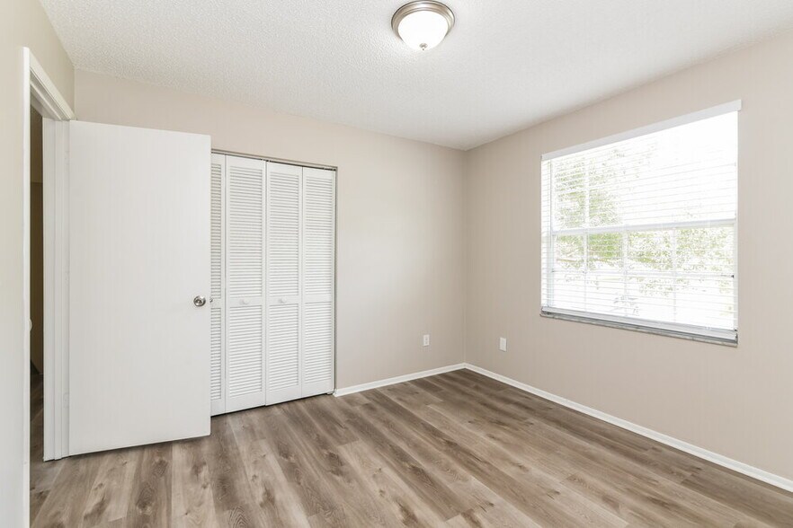 Building Photo - 4728 Alexis Dr