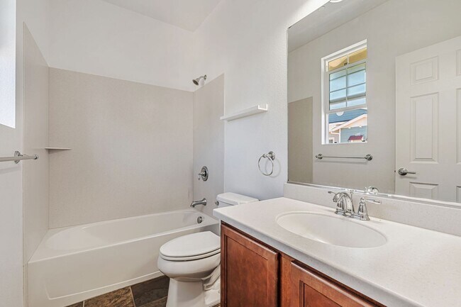 Building Photo - 1,331 sq ft with 2 on-suite bedrooms and o...