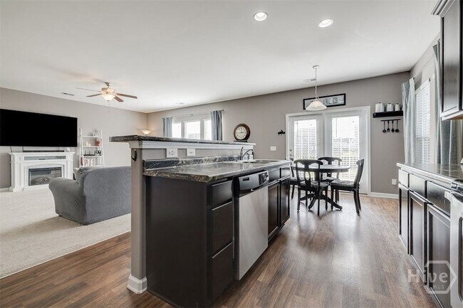 Building Photo - 285 Willow Point Cir