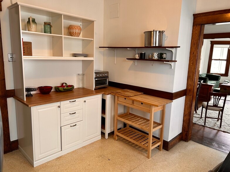 Kitchen - 146 Foster St