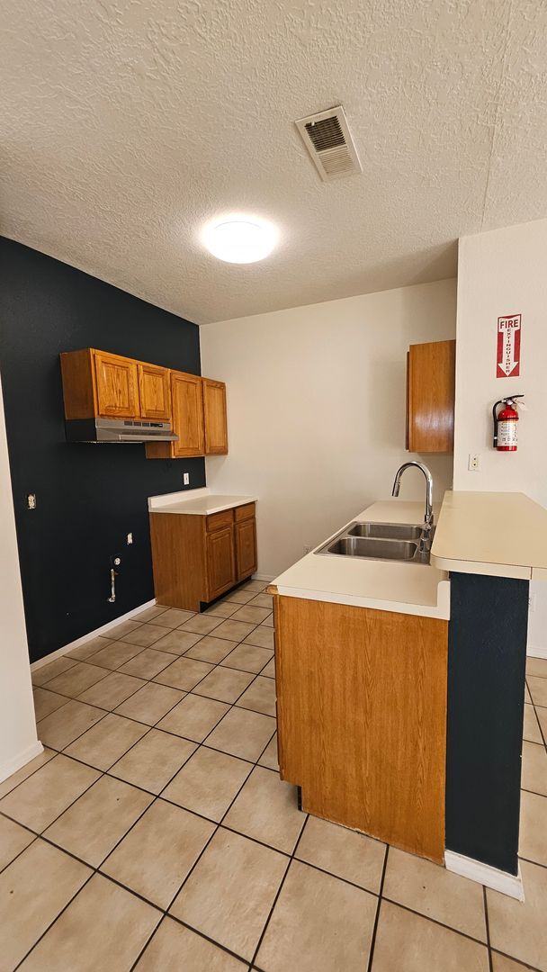 Building Photo - 5401 Alice Ave NE