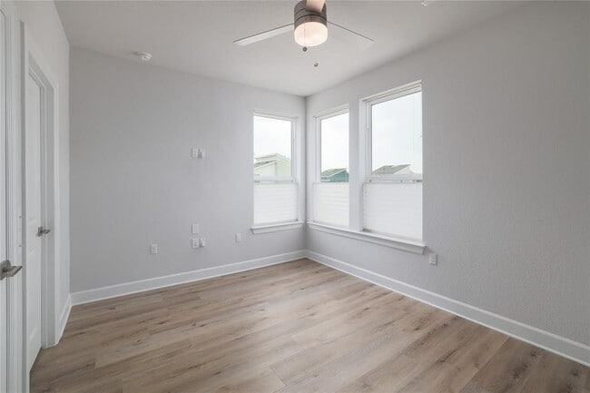 Building Photo - 4207 Taniguchi St