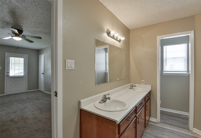 Building Photo - 4512 Avenue L