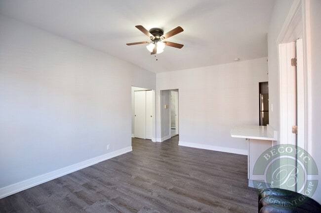 Building Photo - 6110 N Winthrop Ave