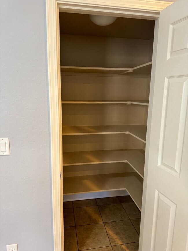 Building Photo - Beautiful South Reno Home!