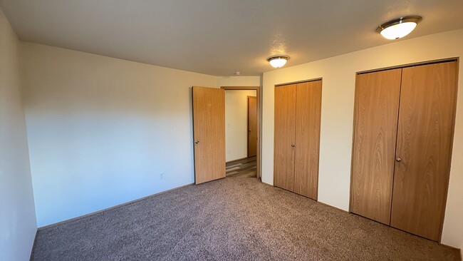 Building Photo - 50% OFF One Month's RENT! 3 Bedroom 2 Bath Renovated House with/ Fenced Backyard on Dead End Street