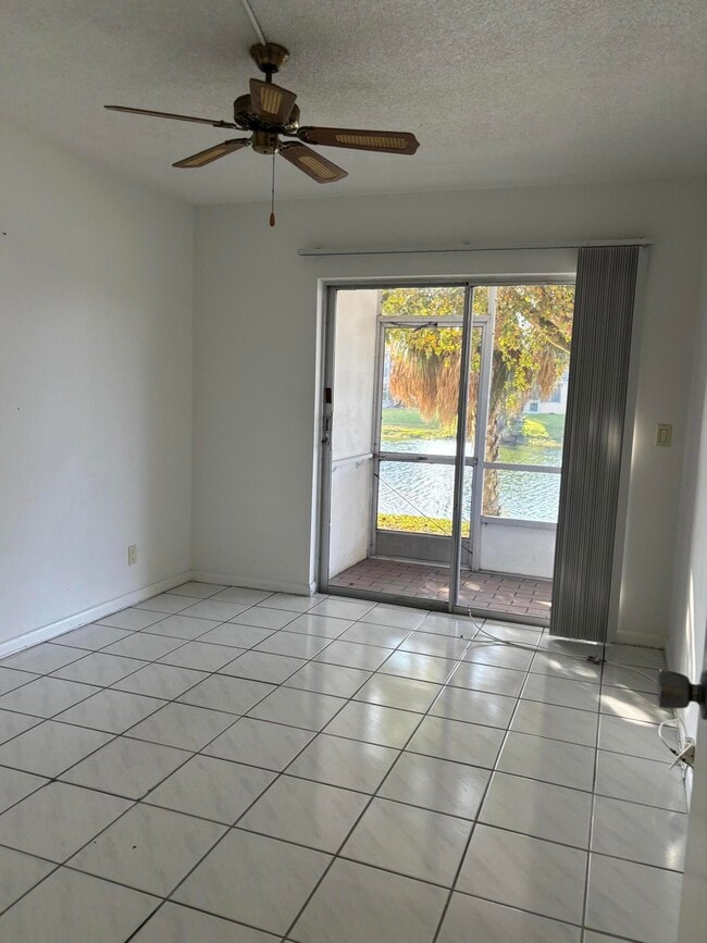 Building Photo - 75 Sheffield D