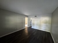 Building Photo - Duplex For Rent